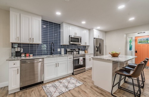 Gulfport House | Cozy Bungalow pool home 10 min to beautiful Gulf Coast Beaches