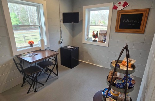Caroleen Cabin | Cozy Cabin 2 at Bird's Nest Bunkies and Barn in Ellenboro with WiFi, AC & Heat