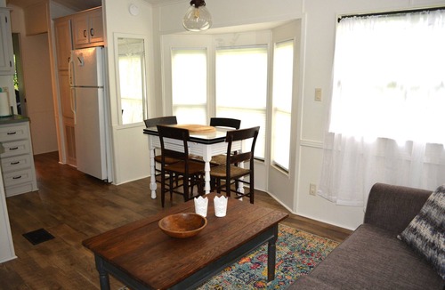 Cherokee Cabin | Cozy Cabin For 2-4 steps from the Smoky Mountains National Park