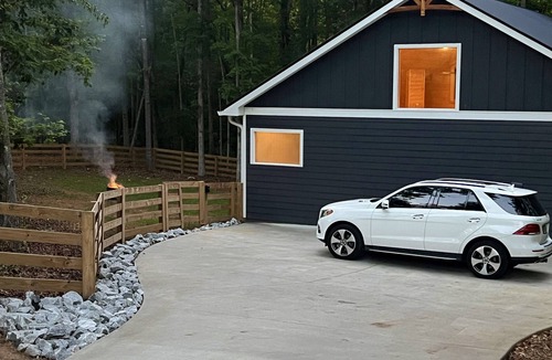Cleveland Cabin | Cozy cabin in wooded Cleveland with Hot tub, Fireplace & Fenced pet area