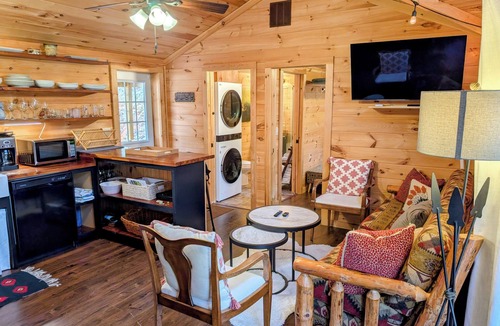 Clarkesville Cabin | Cozy Cabin Near Lake Burton Clayton - Dog Friendly!