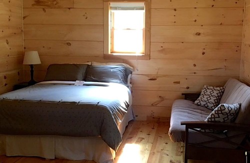 Purlear Cabin | Cozy Cabin Rental for Couples' Getaway near Blue Ridge Parkway, North Carolina