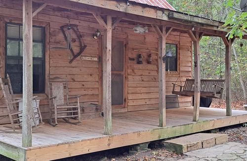 Crossville Cabin | Cozy Cabin