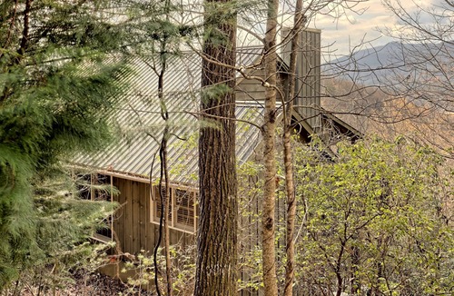 Screamer Mountain House | Cozy cabin with a view 1 mile from downtown Clayton