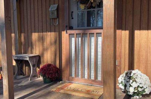 Wildwood Cabin | Cozy cabin with mountain Veiw And outdoor showers