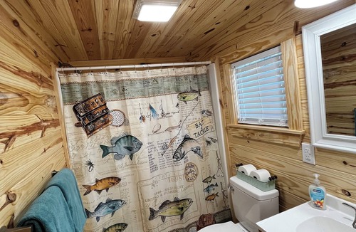 Steinhatchee Cabin | Cozy Cabins-Pet friendly, newly renovated, WiFi, kitchen, 2 bedroom