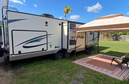 Ludlam Other | Cozy Camper with Private Entrance - Free Parking