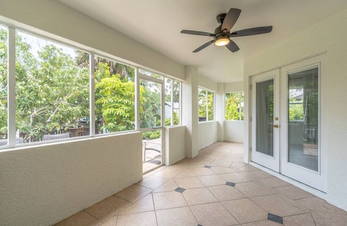 Golden Gate House | Cozy Canal Home-Low Cleaning Fee, King Beds, Gym, Fast wifi, Fishing, Sleeps 8