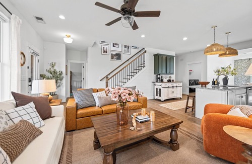 Taylors House | Cozy & Charming 5 BR Family Retreat