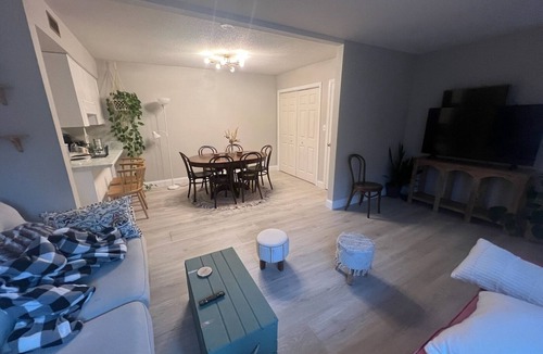 Wade Hampton Condo | Cozy Chic Condo - perfect for digital nomads, travel nurses, interns