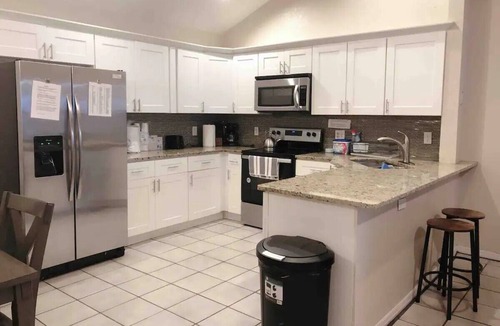 Greenview Shores Villa | Cozy! Clean 4 Bedroom Villas in Wellington