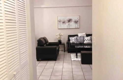 Greenview Shores Villa | Cozy! Clean 4 Bedroom Villas in Wellington