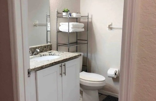 Greenview Shores Villa | Cozy! Clean 4 Bedroom Villas in Wellington