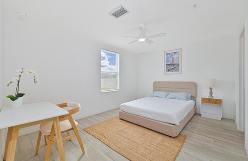 Pelican Apartment | Cozy Coastal 2 Bedroom Apartment