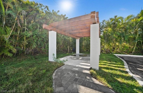 Pelican Apartment | Cozy Coastal 2 Bedroom Apartment