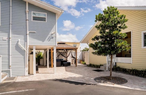 Dunedin Apartment | Cozy Coastal Cottages of Dunedin 4