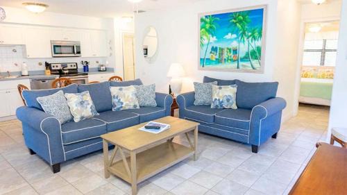 Sanibel House | Cozy Coastal Haven - Your Relaxing Sanibel Getaway - Private Beach - Pet Friendly - Signal Inn 07