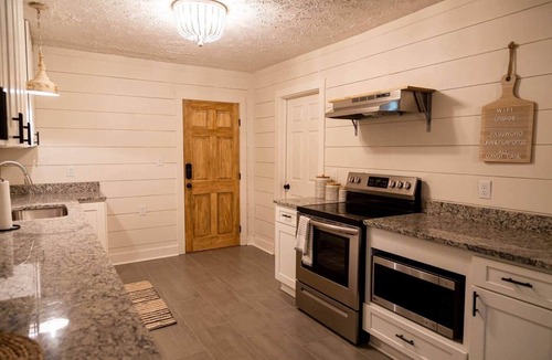 Knoxville Apartment | Cozy Cocktails at Mimosa Ave.
