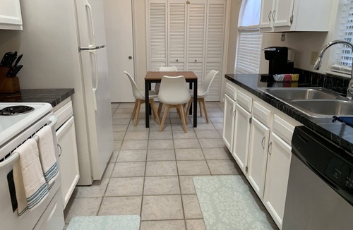 Golden Glades - The Woods House | Cozy & Comfy 3 bedroom residential home