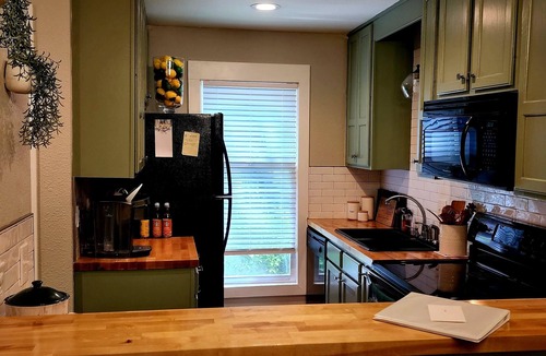 Sapphire Condo | Cozy condo located in Sapphire with access to full amenities