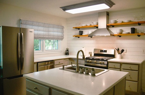 Powder Springs House | Cozy Convenient Cottage with Luxury Accommodations