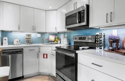 Hendricks and Venice Isles Condo | Cozy corner condo, just renovated, pool views