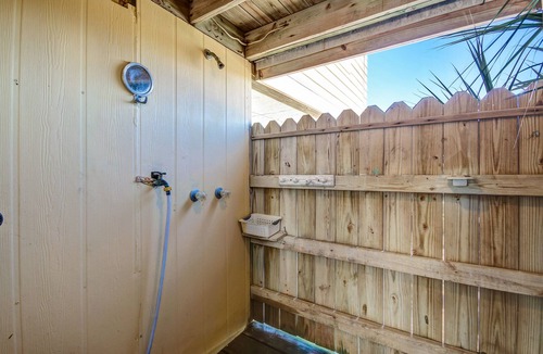 Fernandina Beach House | Cozy cottage and dog friendly, perfect for a relaxing, calm time away for everyday life.