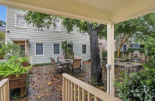 Beach Institute Cottage | Cozy Cottage Beneath Majestic Oak Trees w/ Outdoor Space by Lucky Savannah