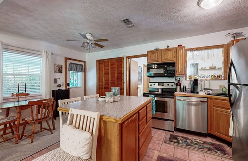 Amelia City House | Cozy cottage near the beach with internet, AC, Washer/Dryer
