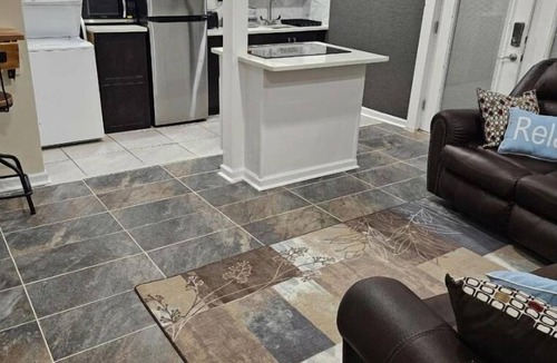 Union City Cottage | Cozy Cottage Secure Private Parking & Patio, & Easy Access to Atlanta Airport