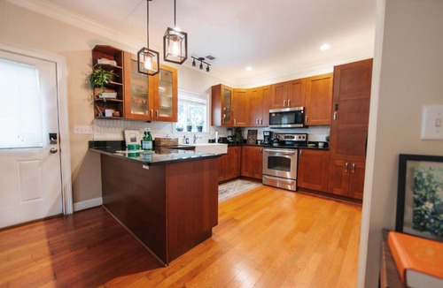 Athens House | Cozy Cottage - Walk to Campus, Stadium, Downtown