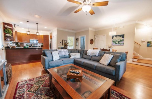Athens House | Cozy Cottage - Walk to Campus, Stadium, Downtown