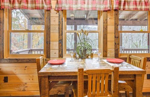 Whittier House | Cozy Couples Getaway w/Hot Tub: 'Fox Ridge Cabin'