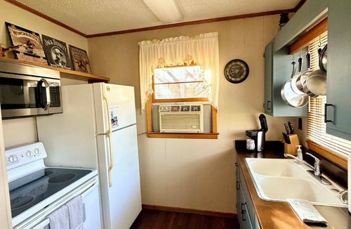 Maggie Valley Cottage | Cozy Creek Cottages