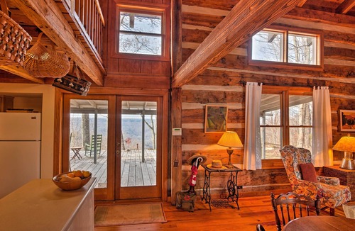Beersheba Springs Cabin | Cozy Cumberland Mountain Cabin w/Stunning Views!