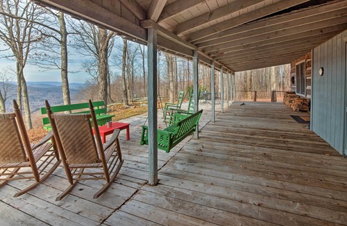 Beersheba Springs Cabin | Cozy Cumberland Mountain Cabin w/Stunning Views!
