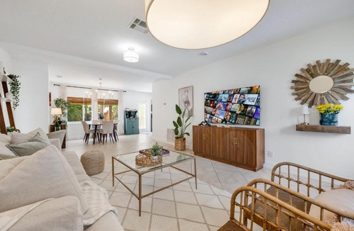Dania Beach House | Cozy Dania Beach House with Fenced Backyard