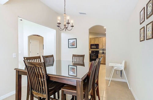 Davenport House | Cozy Disney Getaway 3BR Home + Private Pool Oasis