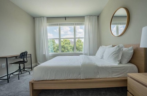Summerhill Apartment | Cozy Downtown ATL Apartment/FREE PARKING/FREE WIFI