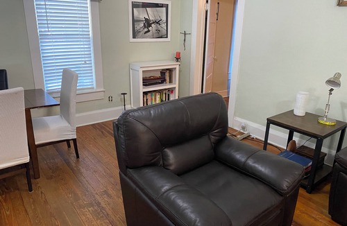Dade City Cottage | Cozy downtown Dade City cottage. Pet friendly.