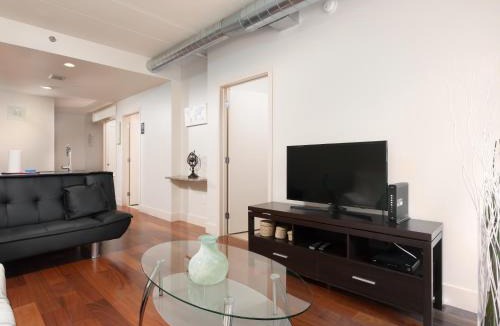 Center City West Apartment | Cozy Fully Furnished 2 Bedroom 2 Bathroom Apartment apts