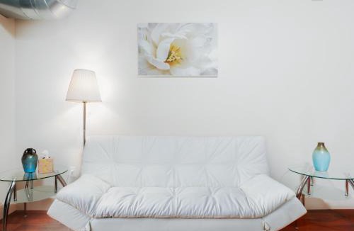 Center City West Apartment | Cozy Fully Furnished 2 Bedroom 2 Bathroom Apartment apts