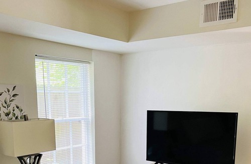 Piedmont Heights Apartment | Cozy Garden Level Piedmont Park Charmer