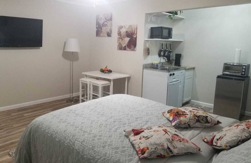 Marietta House | Cozy guest suite. Private bath and entrance