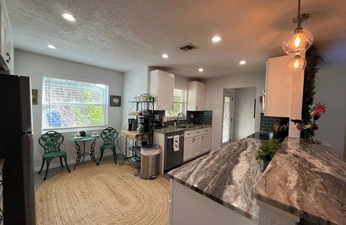 Palm Harbor House | Cozy Hen House Retreat