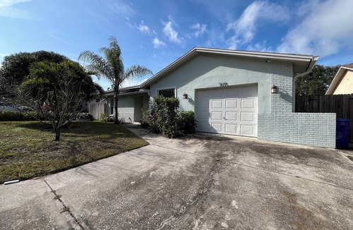 Palm Harbor House | Cozy Hen House Retreat