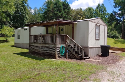 Salem House | Cozy Hideaway, Country Living Rentals Tanyard, LLC