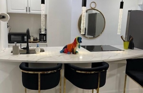 Downtown Atlanta Condo | Cozy home atlanta! Sleeps 4! This is a full renovated condo which is a must see