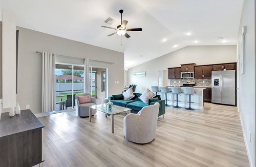 Centennial House | COZY HOME AWAY FROM HOME!