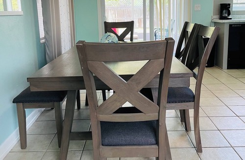 Redington Beach House | Cozy home near white sandy beach & Florida sunsets!